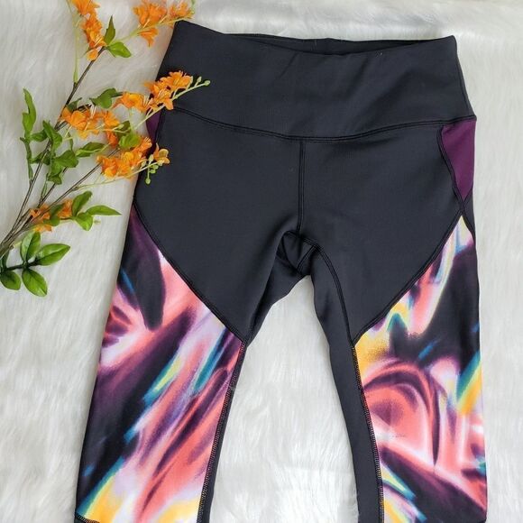 Reebok XS capris   - Picture 1 of 4